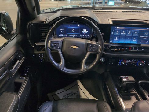 Used 2023 Chevrolet Silverado 1500 LTZ w/ LTZ Convenience Package II AWD/4WD image 10
