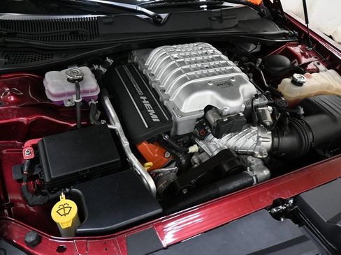 Used 2017 Dodge Challenger SRT Hellcat image 31