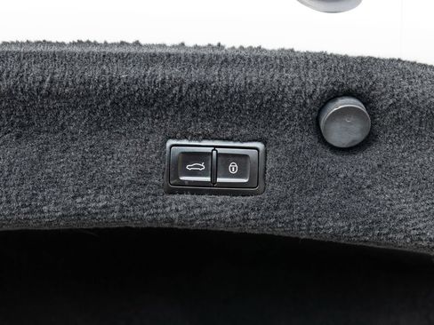 Used 2021 Bentley Continental GT V8 AWD/4WD image 52