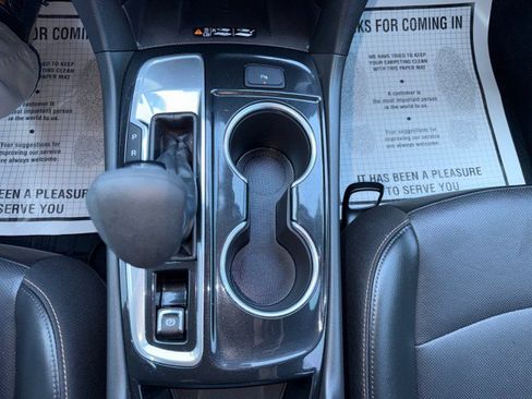 Used 2022 Chevrolet Equinox Premier FWD image 23