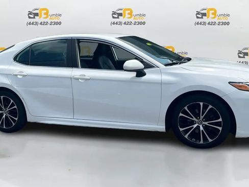 Used 2019 Toyota Camry SE image 4