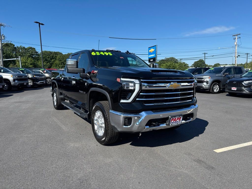 Used 2024 Chevrolet Silverado 2500 LTZ w/ LTZ Plus Package AWD/4WD image 2
