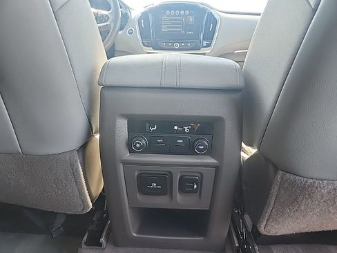 Used 2018 Chevrolet Traverse LT AWD/4WD image 16