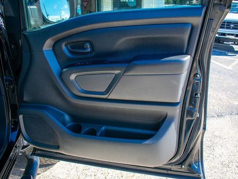 Used 2017 Nissan Titan S image 32