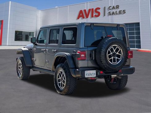 Used 2025 Jeep Wrangler Unlimited Rubicon AWD/4WD image 9