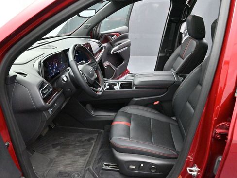 Used 2024 Chevrolet Traverse RS w/ LPO, Floor Liner Package image 12