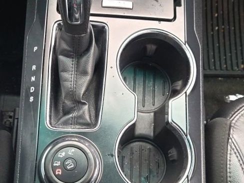 Used 2016 Ford Explorer XLT w/ Equipment Group 202A AWD/4WD image 36