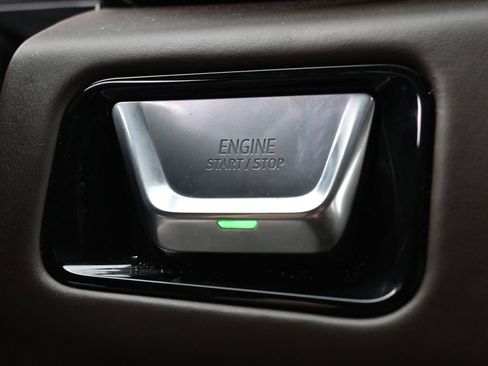 Used 2025 GMC Yukon Denali Ultimate AWD/4WD image 16