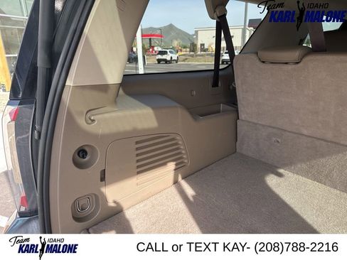 Used 2019 GMC Yukon XL SLT w/ Open Road Package AWD/4WD image 6