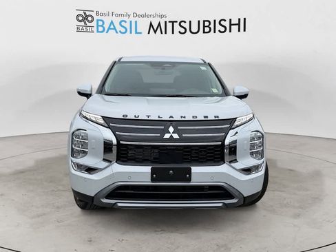 Used 2025 Mitsubishi Outlander SE image 8