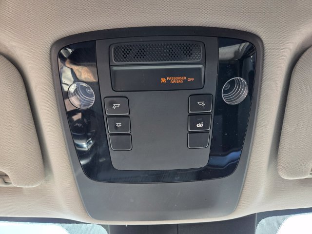 Used 2024 Kia Carnival LX FWD image 26