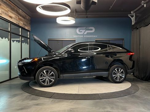 Used 2021 Toyota Venza LE image 24