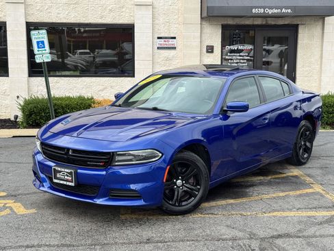 Used 2021 Dodge Charger SXT w/ Leather Interior Group RWD image 4