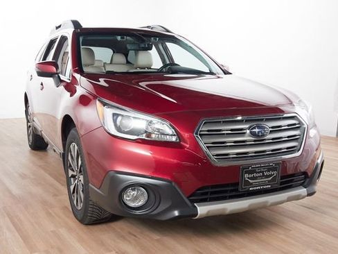 Used 2017 Subaru Outback 2.5i Limited AWD/4WD image 3