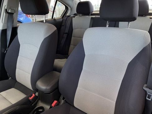 Used 2014 Chevrolet Cruze LS image 12