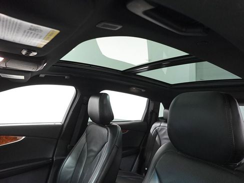 Used 2020 Lincoln Nautilus Reserve w/ Equipment Group 201A image 13