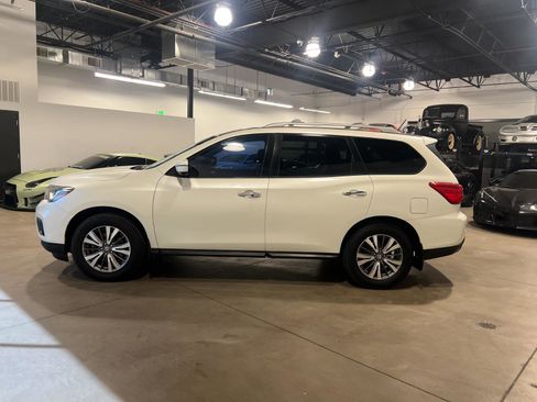 Used 2017 Nissan Pathfinder SL w/ SL Premium Package image 6