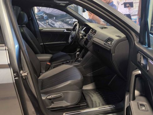 Used 2022 Volkswagen Tiguan SE R-Line AWD/4WD image 26