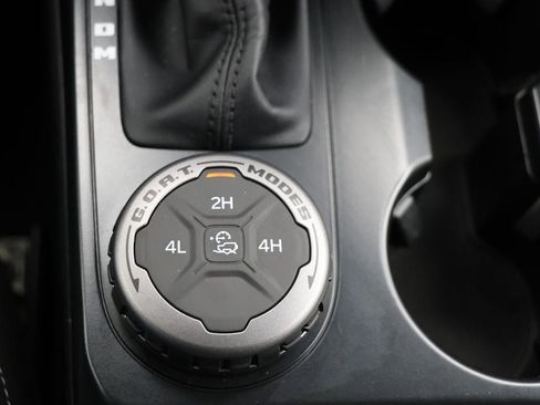 Used 2025 Ford Bronco Outer Banks image 24