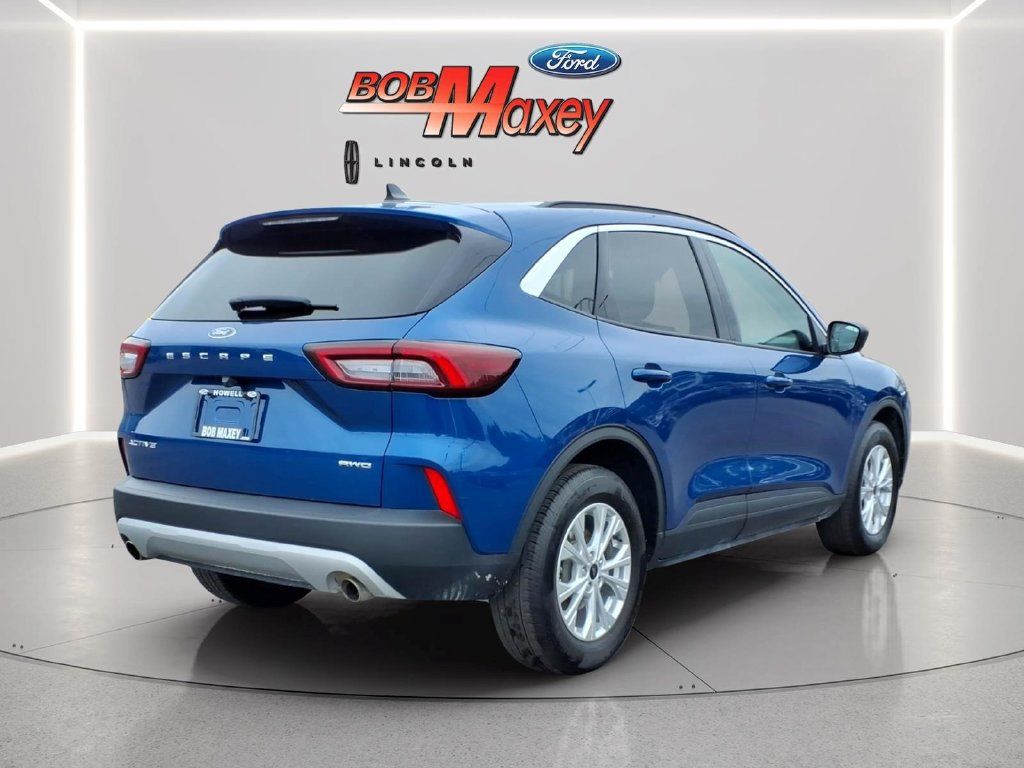 Used 2023 Ford Escape Active AWD/4WD image 4