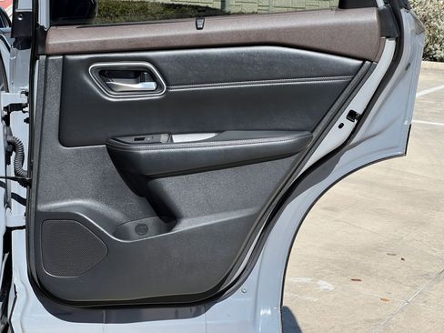 Used 2021 Nissan Rogue SL image 28