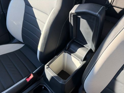 Certified 2025 Volkswagen Taos SEL image 29