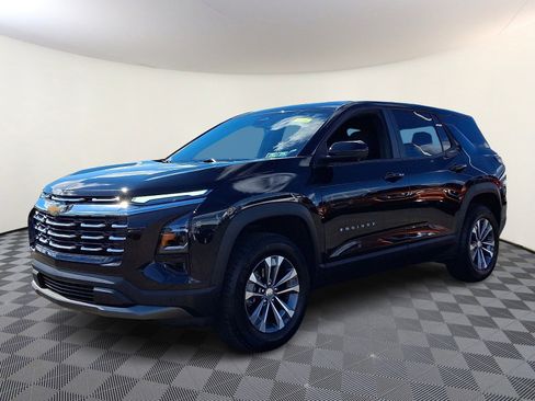 Used 2025 Chevrolet Equinox LT w/ Safety and Technology Package image 3