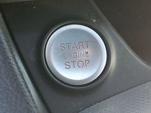 Used 2018 Audi Q3 2.0T Premium image 23