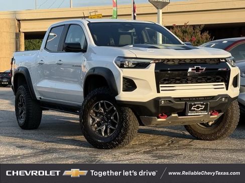 Used 2024 Chevrolet Colorado ZR2 w/ Safety Package AWD/4WD image 2