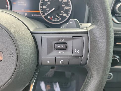 Used 2021 Nissan Rogue S image 25