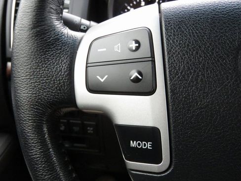 Used 2014 Toyota Land Cruiser image 21