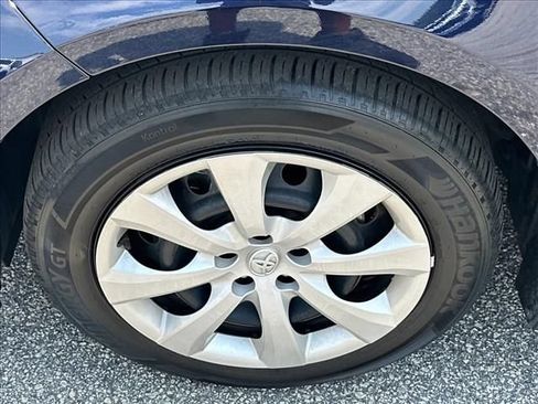 Used 2025 Toyota Corolla LE FWD image 36