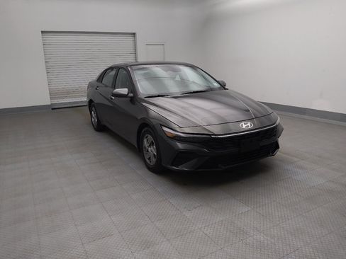 Used 2024 Hyundai Elantra SE image 13