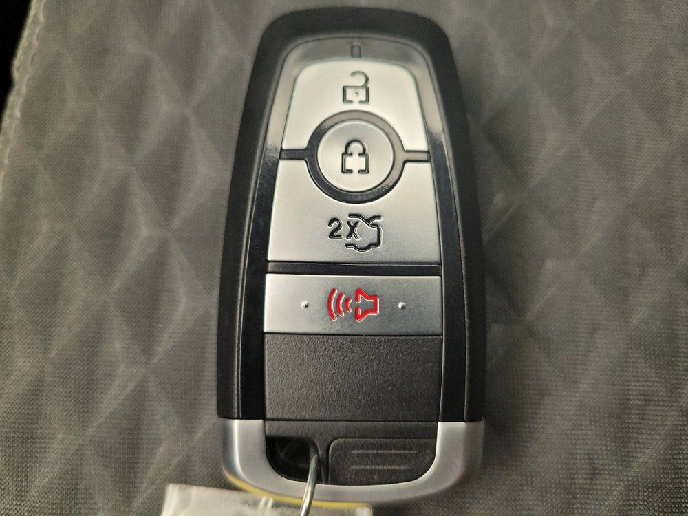 Used 2021 Ford Escape SE w/ SE Sport Appearance Package FWD image 32