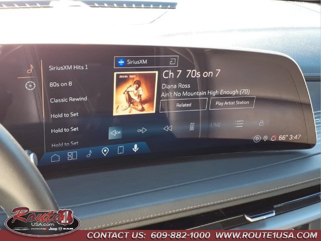Used 2025 Cadillac XT4 Premium Luxury AWD/4WD image 19