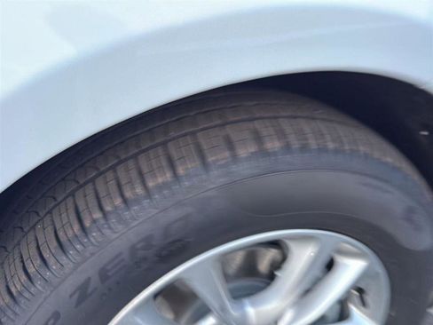 New 2026 Chrysler Pacifica Select image 13