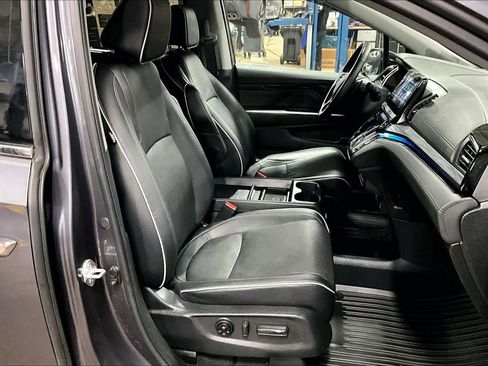 Used 2023 Honda Odyssey Elite image 7