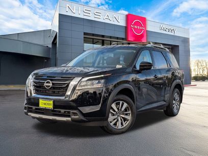 New 2025 Nissan Pathfinder SL w/ Lighting Package (N92)