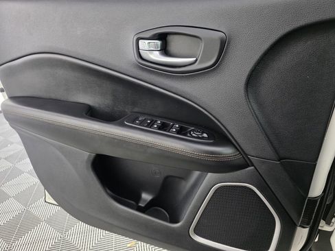 Certified 2019 Jeep Compass Limited image 27