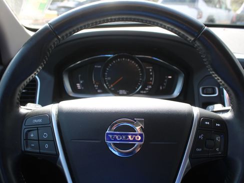 Used 2017 Volvo XC60 T6 Dynamic w/ Climate Package image 28