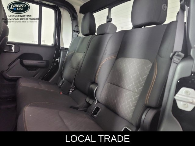 Used 2026 Jeep Gladiator Mojave AWD/4WD image 14