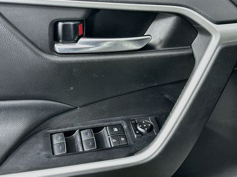 Used 2022 Toyota RAV4 XLE Premium FWD image 15