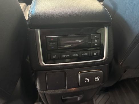Used 2022 Subaru Ascent Limited w/ Technology Package AWD/4WD image 15