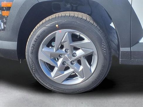 New 2026 Hyundai Kona SE image 13