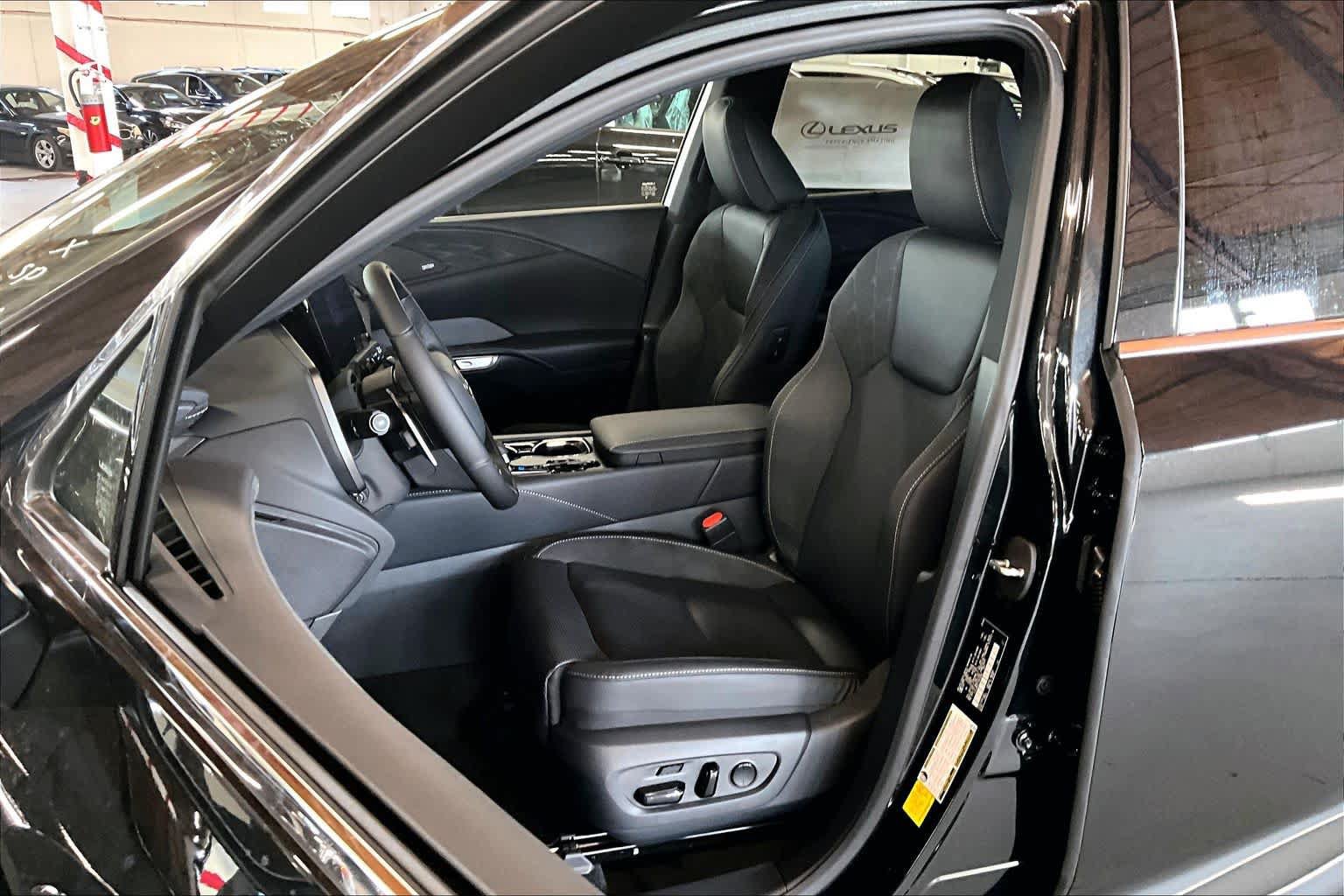 New 2026 Lexus RX 450h AWD image 9