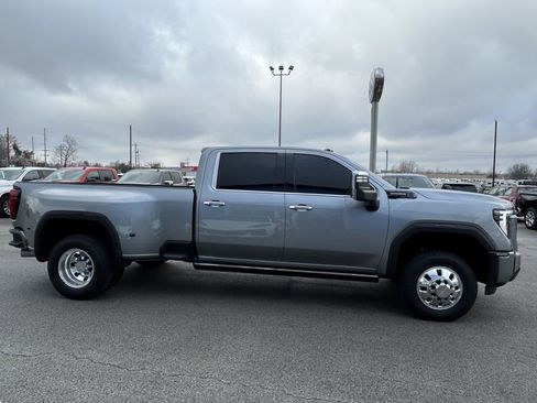 Used 2025 GMC Sierra 3500 Denali Ultimate image 3