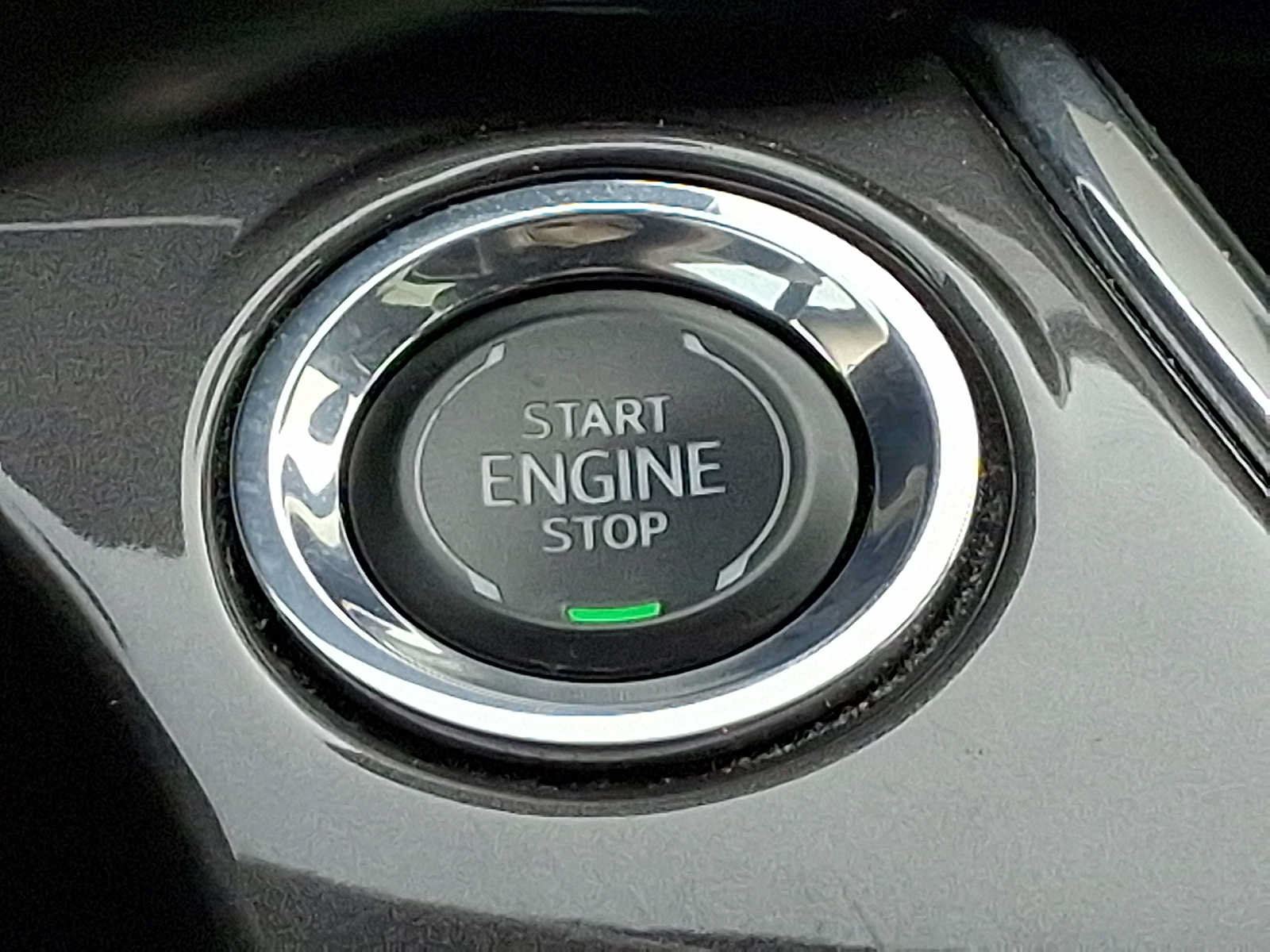 Used 2024 Chevrolet Trax ACTIV w/ Sunroof Package FWD image 24
