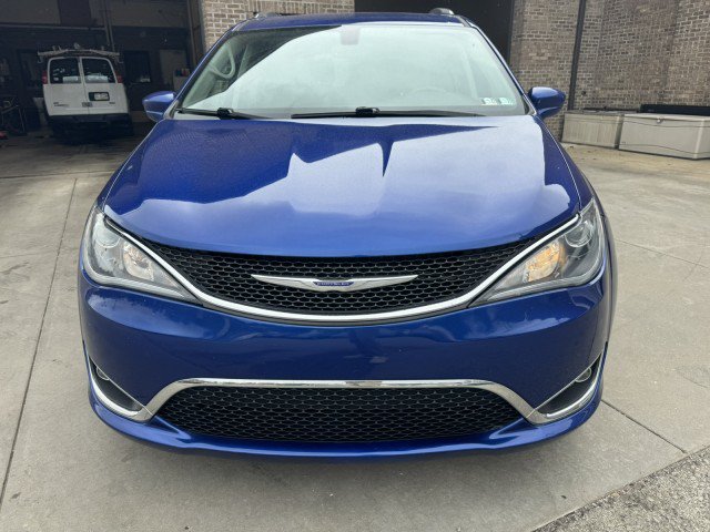 Used 2020 Chrysler Pacifica Touring-L Plus FWD image 8