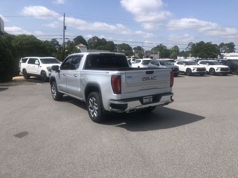 Used 2022 GMC Sierra 1500 SLT image 4