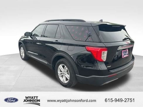 Used 2022 Ford Explorer XLT w/ Equipment Group 202A image 7